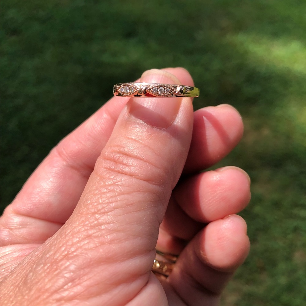 Flash sale 🌺Beautiful 10k Rose gold diamond band🌺 PRICE FIRM - Picture 5 of 8